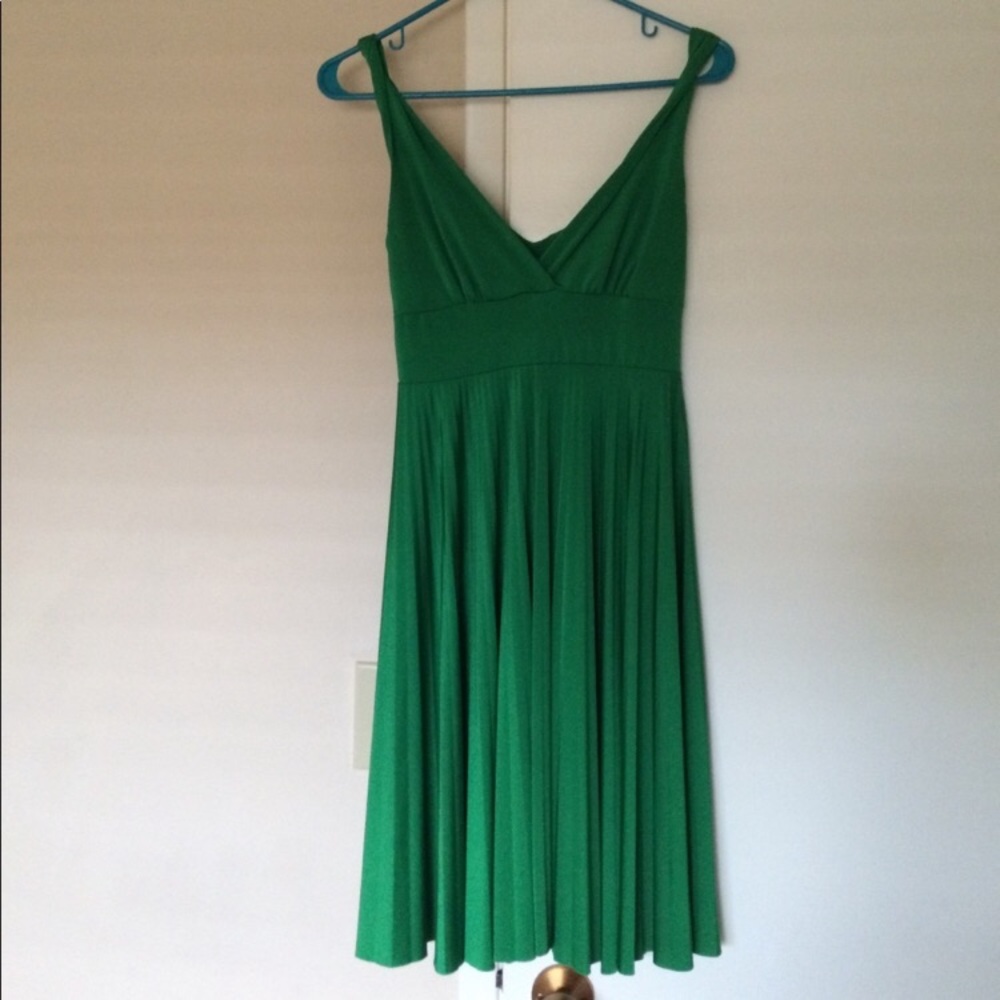 Green Pleated Midi Sundress for Wedding Guest